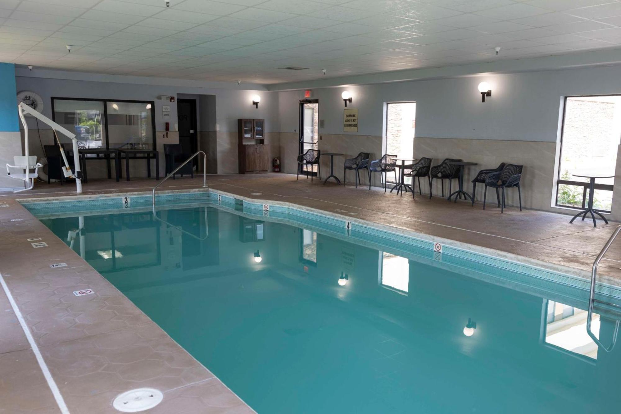 Hampton Inn Kent/Akron Area Dış mekan fotoğraf